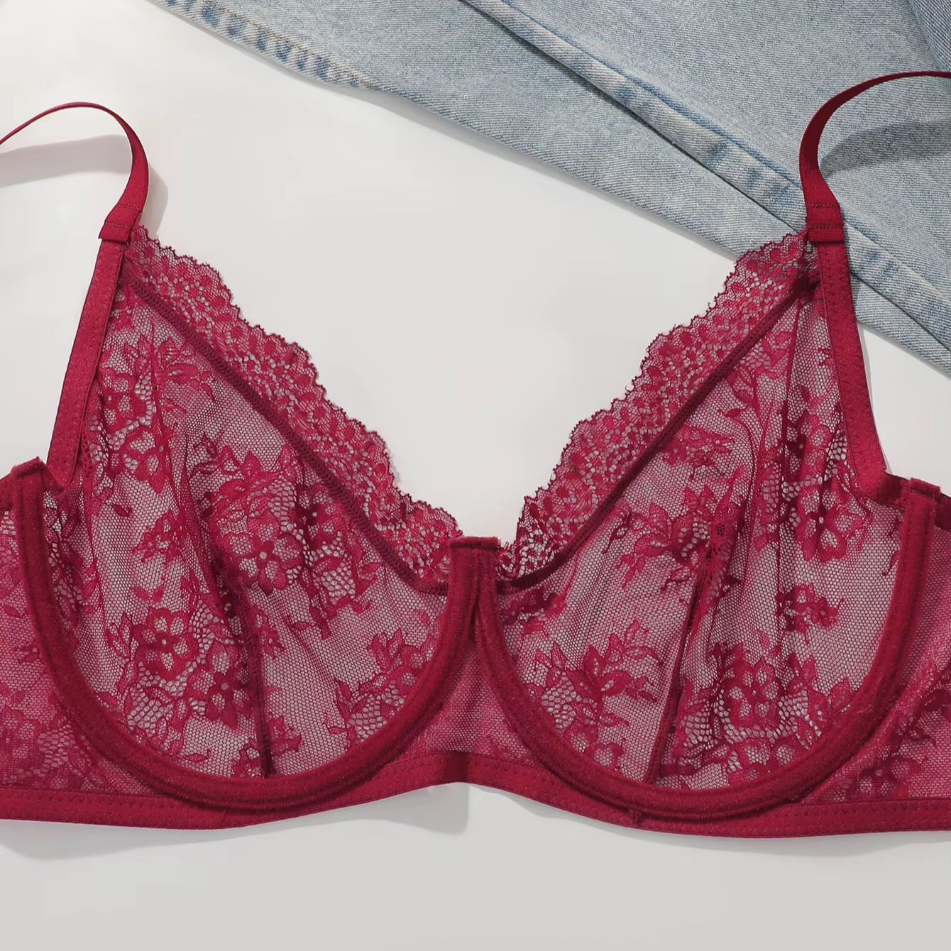 女性用プラスサイズ赤いレースシアーブラ、アンダーワイヤー入り - Sheer Mesh Bra のレビューと価格